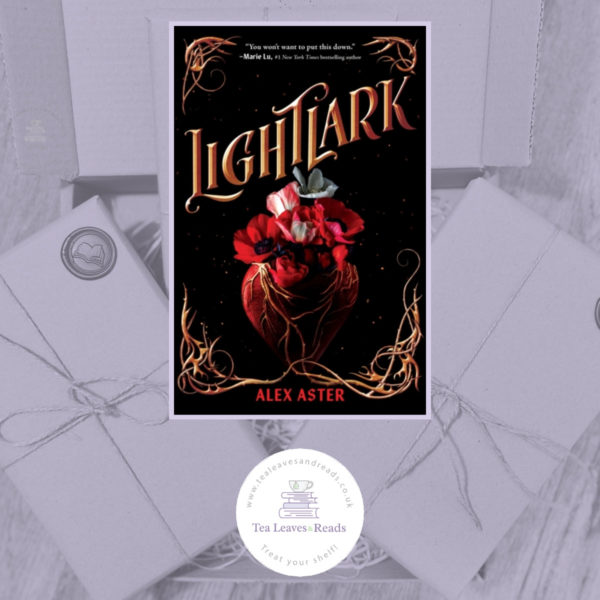 Lightlark by Alex Aster (The Lightlark Saga Book 1)